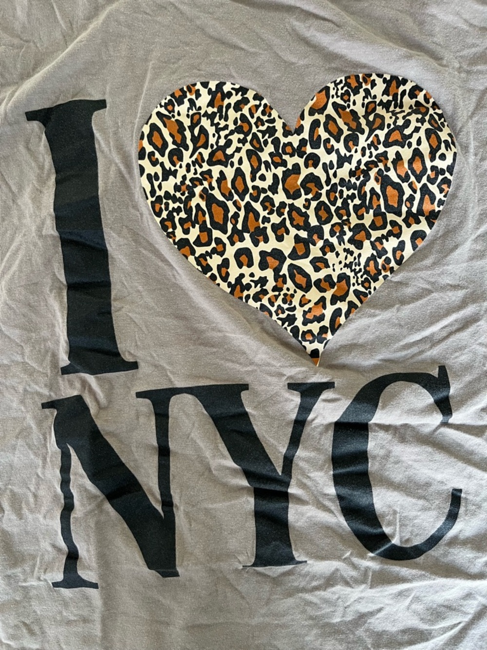 Streetwear Society Beige Tee with Leopard Heart 'I NYC' Graphic size M - Picture 2 of 3